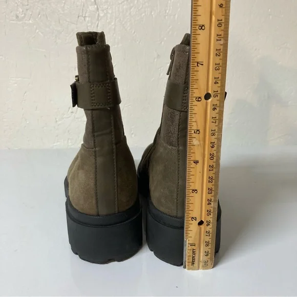 Clarks Women's Calla Green Suede Size 8 Ankle Boots Buckle Side Zip - Picture 8 of 14